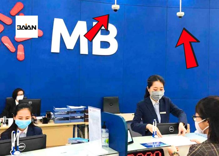 Camera ngân hàng giúp phát hiện và ngăn chặn kịp thời các tình huống bất thường, giảm thiểu rủi ro mất cắp, gian lận hay tranh chấp tại quầy giao dịch