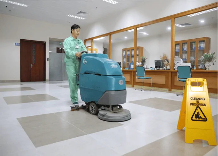 Hệ thống máy chà sàn và máy hút bụi hiện đại được DAS sử dụng tại Huế Máy móc vệ sinh công nghiệp hiện đại tại Huế
